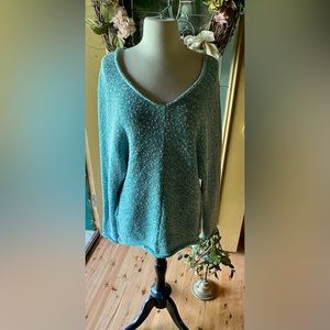 ⚜️Free People deep v-neck popcorn texture sweater⚜️